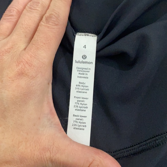 Lulu leggings sz 4 new worn once - Picture 5 of 5